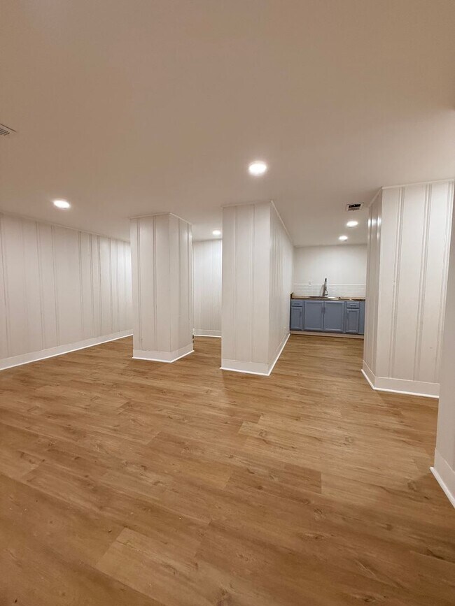 Building Photo - Completely renovated 5-bedroom, 3-bathroom home in the highly desirable Dalraida