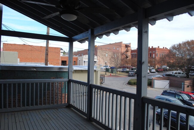 Building Photo - 829 S Railroad Ave