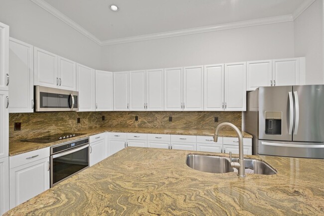 Building Photo - 12520 NW 79th Manor
