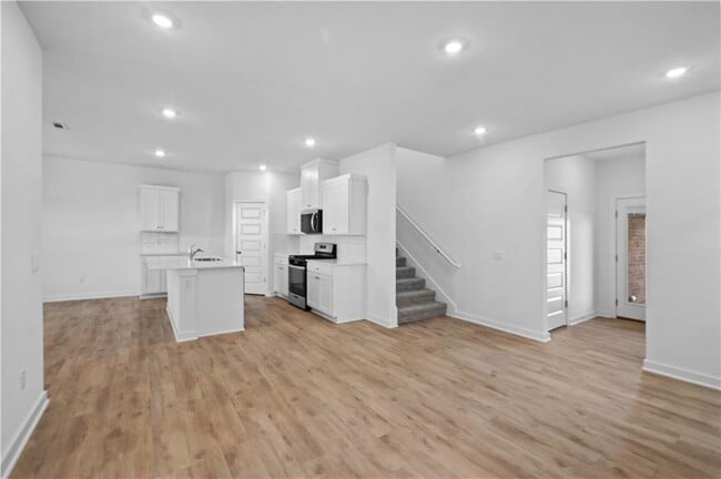 Building Photo - 4670 W Aurora St