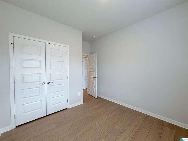 Building Photo - 4602 Hampton Glen Circle SE