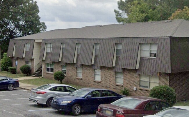 Building Photo - 2500 Deerman St