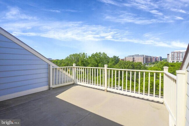 Building Photo - 1846 Potomac Greens Dr