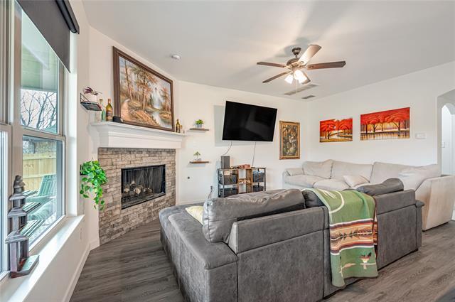 Building Photo - 6024 Beachview Ln