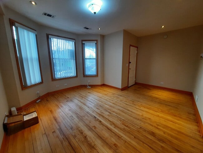 Building Photo - Nice Newly Renovated 2BD, 1BATH, 1St FL - ...