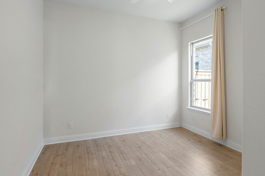 Building Photo - 8211 Agarito Way