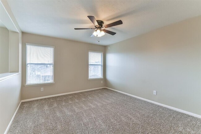 Building Photo - 3303 Aspenbrook Ct