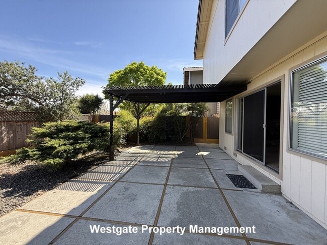 Building Photo - 328 Smith Dr