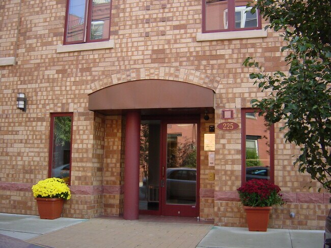 Primary Photo - 225 Grand Street