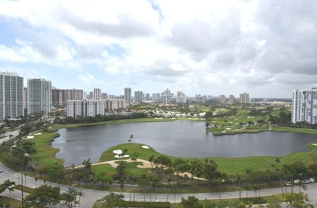 Building Photo - 3701 N Country Club Dr