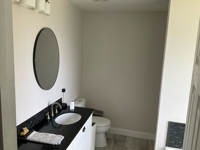 Building Photo - Beautiful 4 Bedroom/  2.5 Bath located in ...