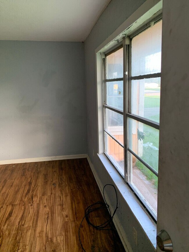 Building Photo - Comfortable 2 bedroom house in Galveston
