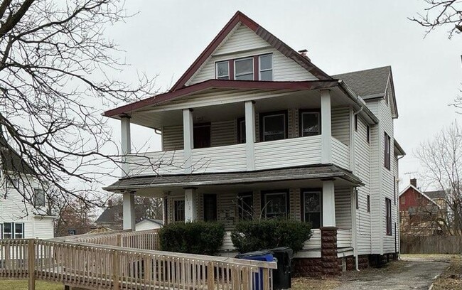 Building Photo - 3412 E 123rd St