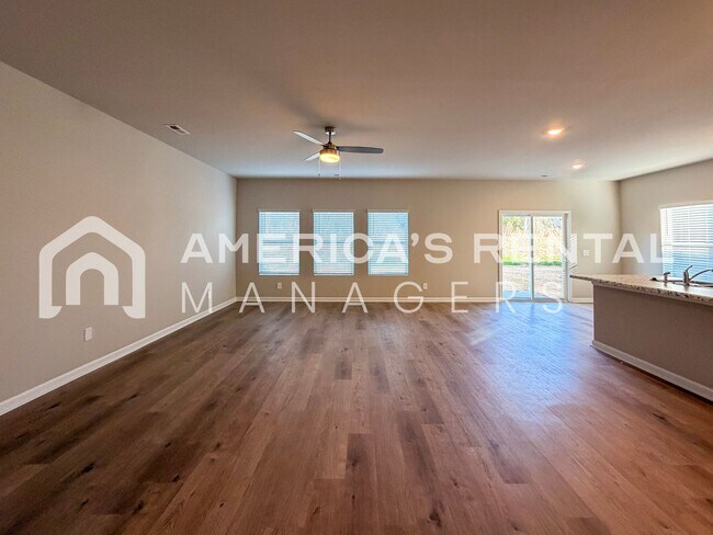 Building Photo - Spacious 4-Bedroom Home with Upstairs Loft!