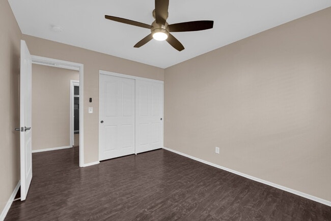 Building Photo - Beautiful 3-bedroom, 2.5-bathroom home loc...