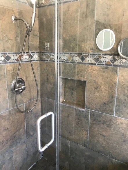 Shower - 1435 Ximeno Ave