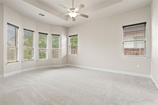 Building Photo - 5009 Mandevilla Dr