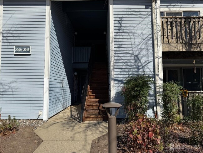Building Photo - 2015 Aspen Dr