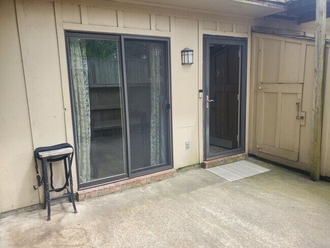 Building Photo - Sawgrass Condominium 1st Floor Unit 2 Bedroom 2 full Baths
