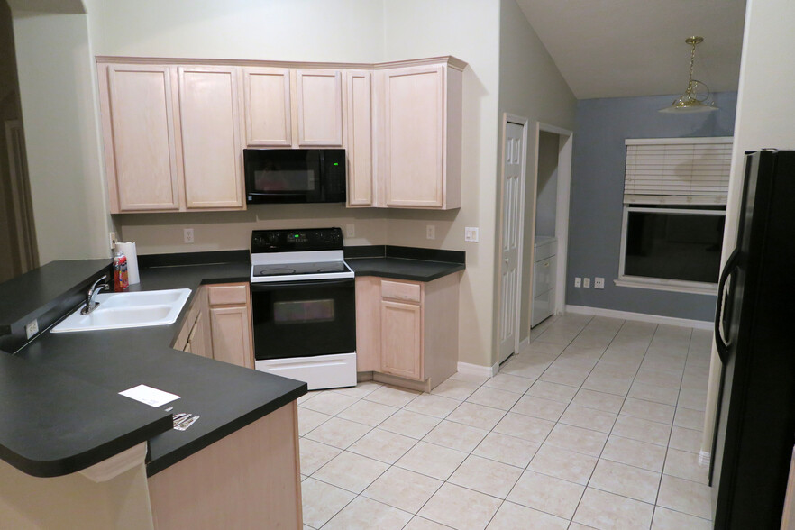 Building Photo - 4325 Pebblestone Court