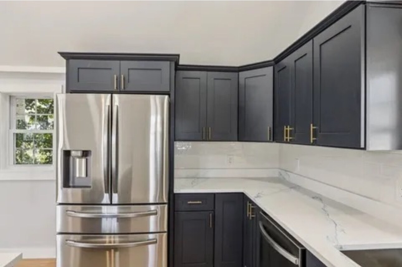 Building Photo - 410 Ferry St