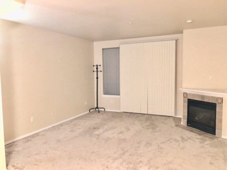 Building Photo - Sonoma Villa Condo