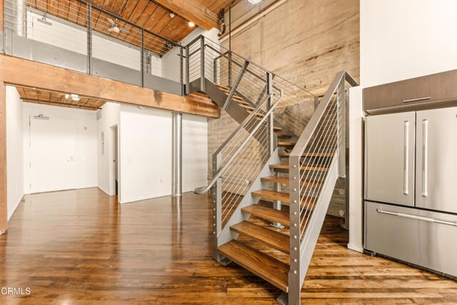 Building Photo - 530 S Hewitt St