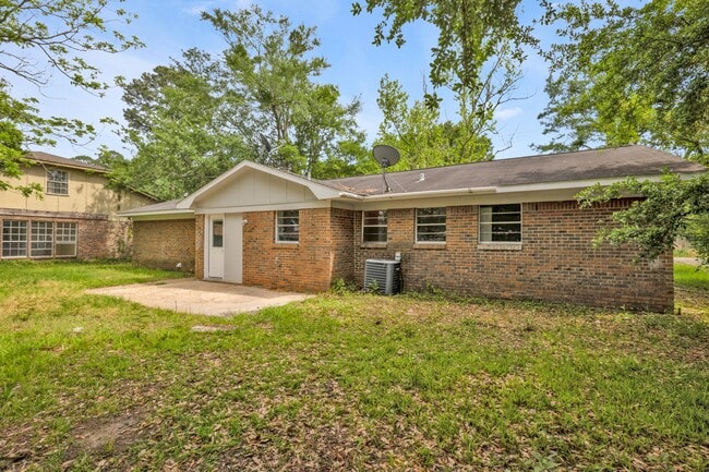 Building Photo - 3105 Scovel Ave