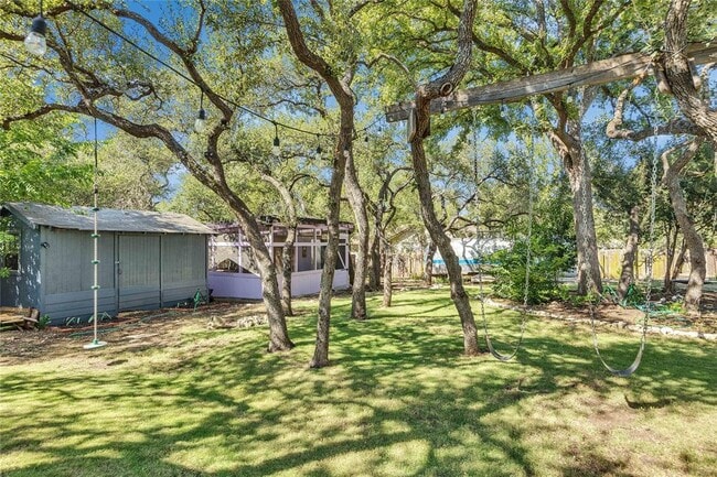 Building Photo - 10110 Lake Ridge Dr