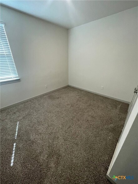 Building Photo - 540 Wilshire Rd