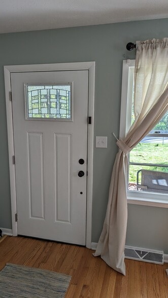 Building Photo - 732 Fairview Rd