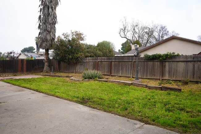 Building Photo - 4310 N Barcus Ave