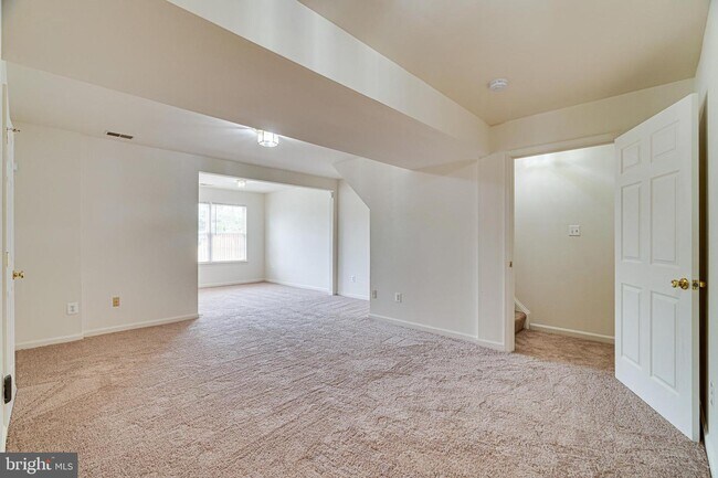 Building Photo - 417 Sparkleberry Terrace NE