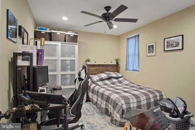 Building Photo - 316 Salaignac St