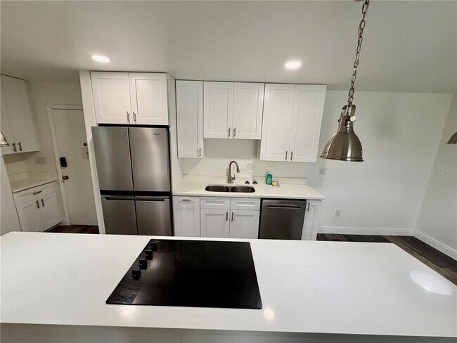 Building Photo - 3325 Bayshore Blvd