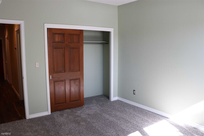 Building Photo - 3 br, 2.5 bath House - 24343 Paragon Place