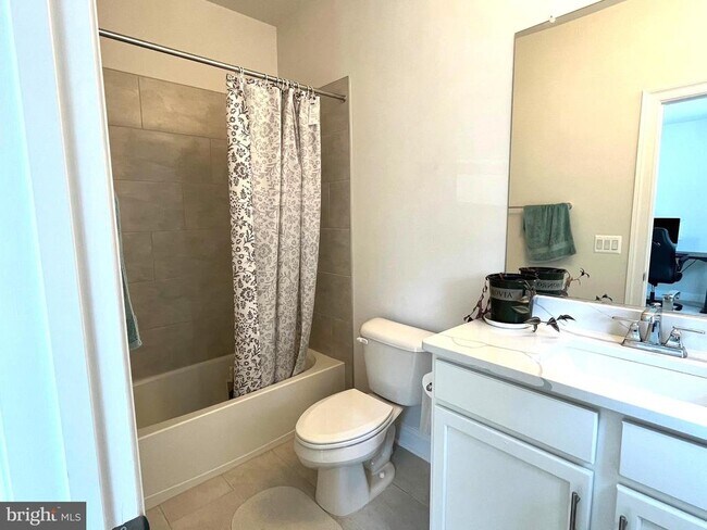 Building Photo - 6626 Moly Dr