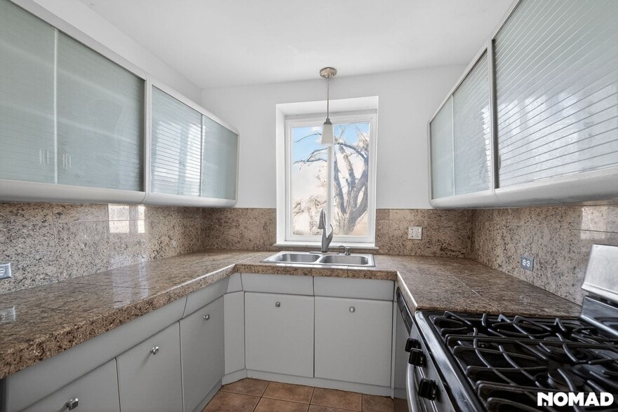 Building Photo - 4430 W 35th Ave