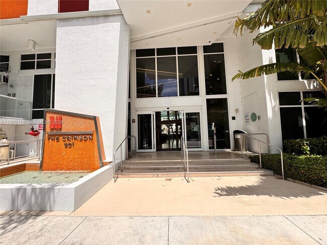 Building Photo - 601 NE 27th St