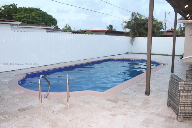 Building Photo - 8457 Sheraton Dr