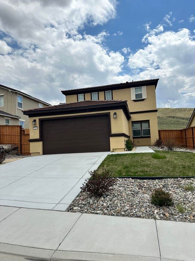 Building Photo - 4 Bedroom Beautiful Home
