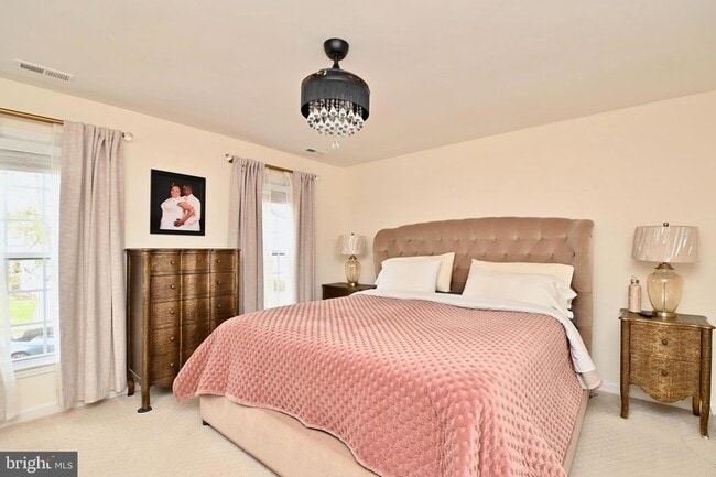 Building Photo - 6431 Forest Rd