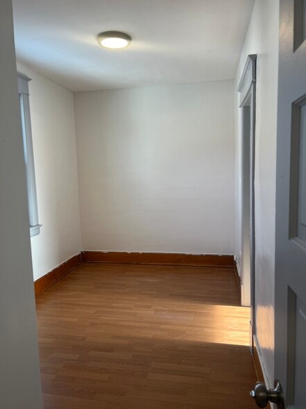 Building Photo - 40 Moselle St