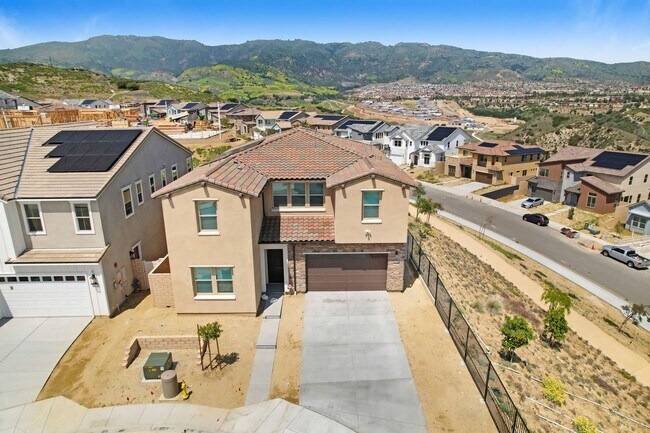 Building Photo - Stunning New Build Home with Breathtaking ...
