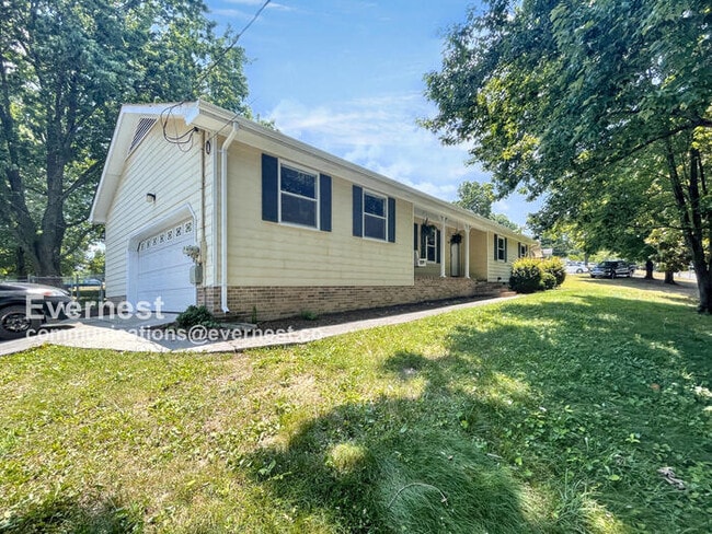 Primary Photo - 5438 Village Garden Dr