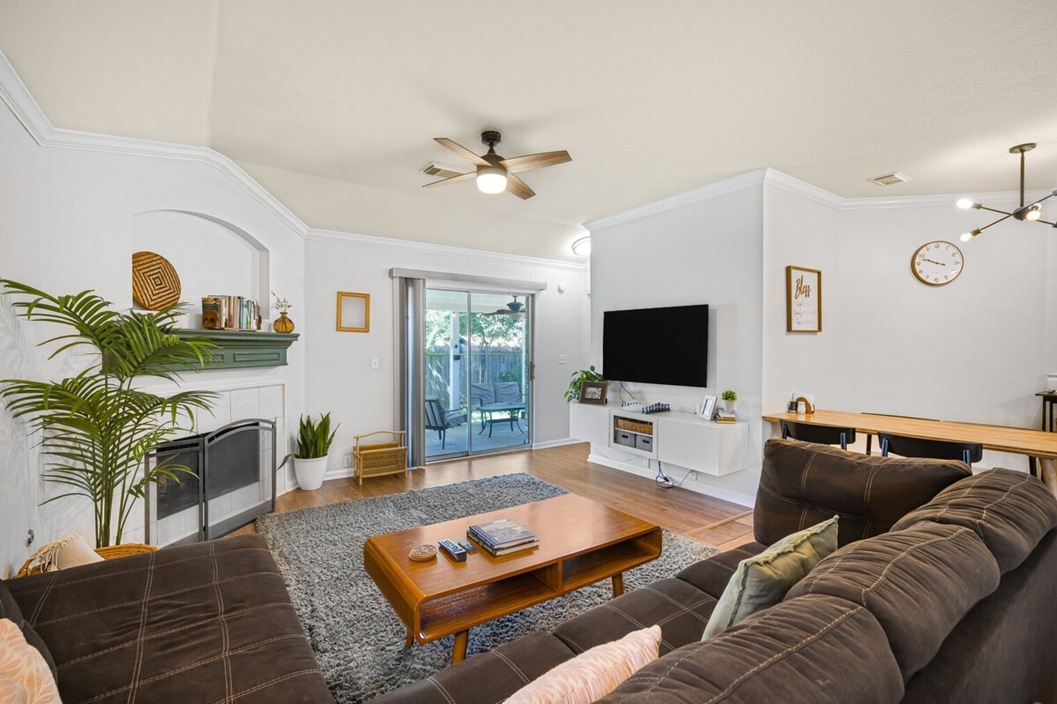 Building Photo - 905 Melted Candle Cove