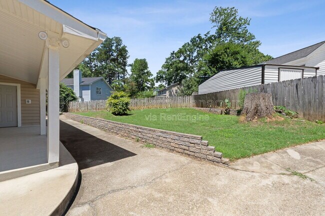 Building Photo - 255 Silver Maple Rd