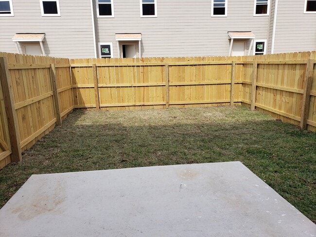 Building Photo - Townhome for rent