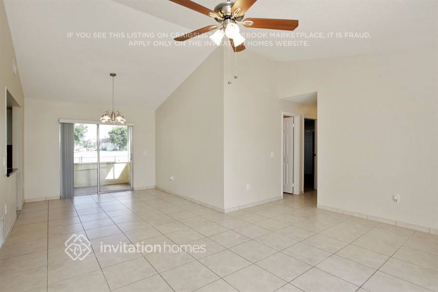 Building Photo - 350 NW 99th Way