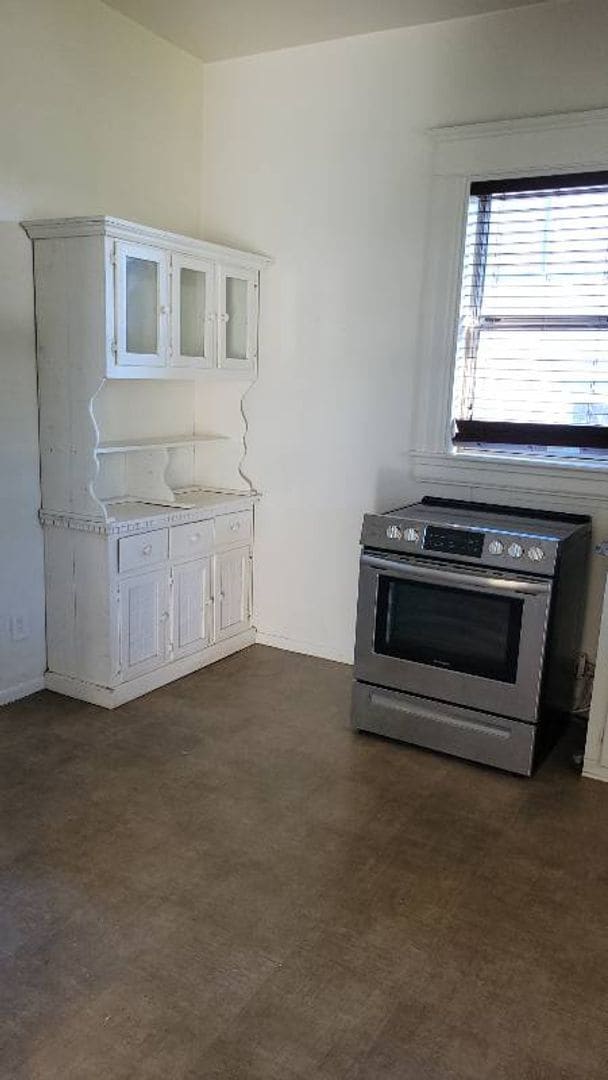 Building Photo - 4Bedroom/2Bath Home in Town of Susanville